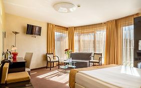 Европа Хотел